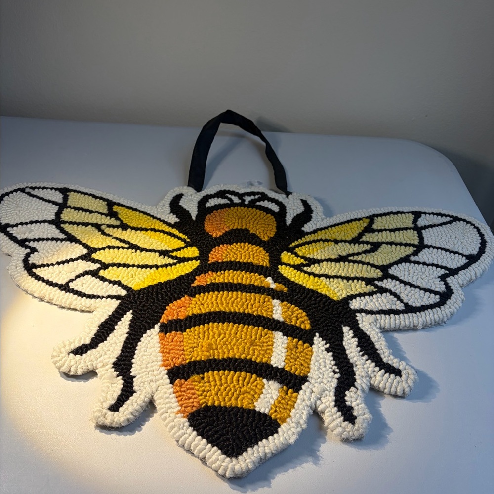 BumbleBee Wall Hanging By Evergreen Enterprise of Virginia - Picture 3 of 7